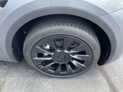 2024 Tesla Model Y Long Range Single Motor Rear-Wheel Drive