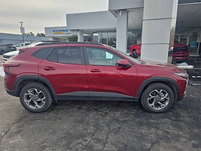 2025 Chevrolet Trax FWD LT