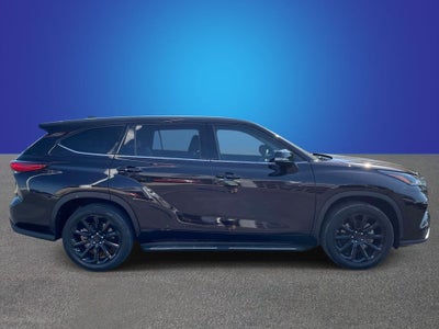 2022 Toyota Highlander L