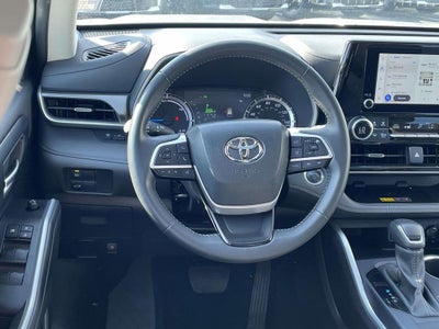 2025 Toyota Highlander Hybrid XLE