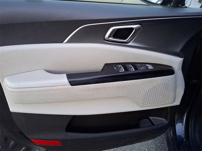 2023 Kia Carnival LX