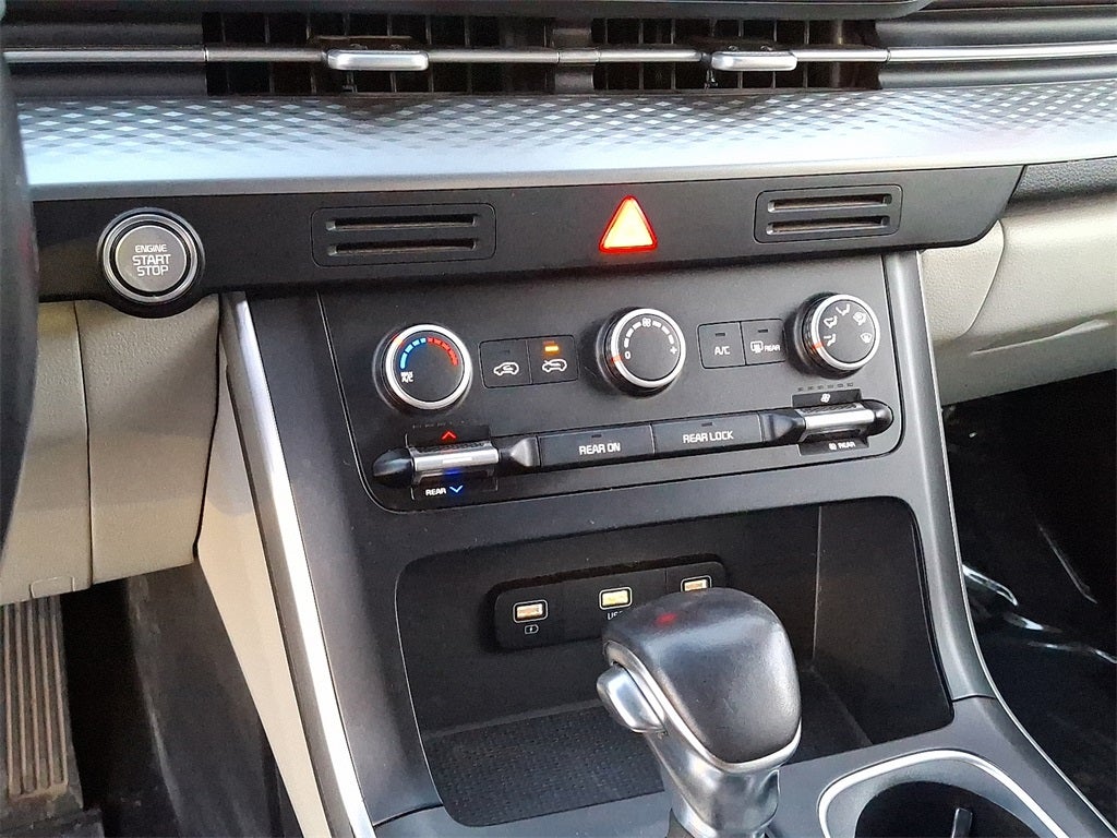 2023 Kia Carnival LX