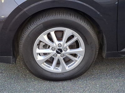 2023 Kia Carnival LX