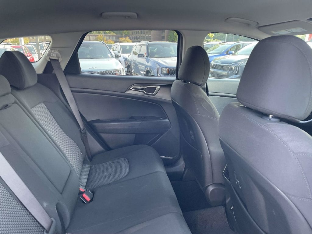 2026 Kia Sportage Hybrid S