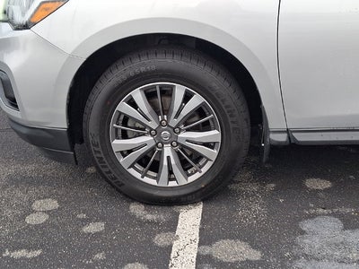 2018 Nissan Pathfinder SV