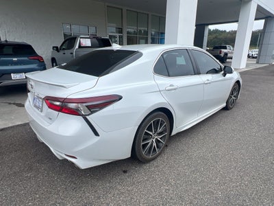 2022 Toyota Camry SE