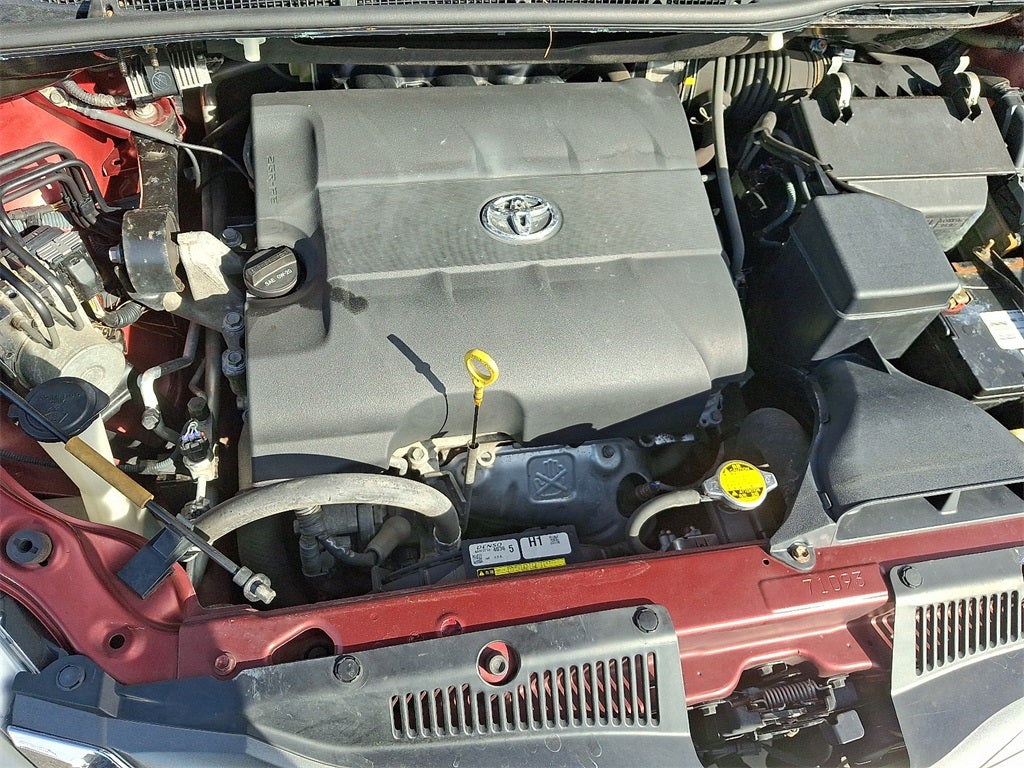 2014 Toyota Sienna XLE 8 Passenger