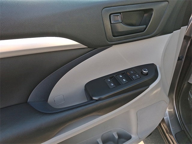 2017 Toyota Highlander LE Plus