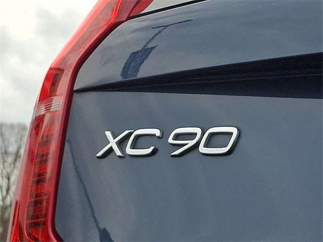 2024 Volvo XC90 Recharge Plug-In Hybrid T8 Core Bright Theme