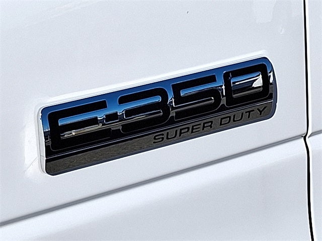 2022 Ford E-350SD Base Cutaway