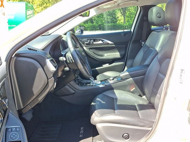 2018 INFINITI QX30 Premium