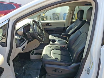 2024 Chrysler Pacifica Hybrid Select