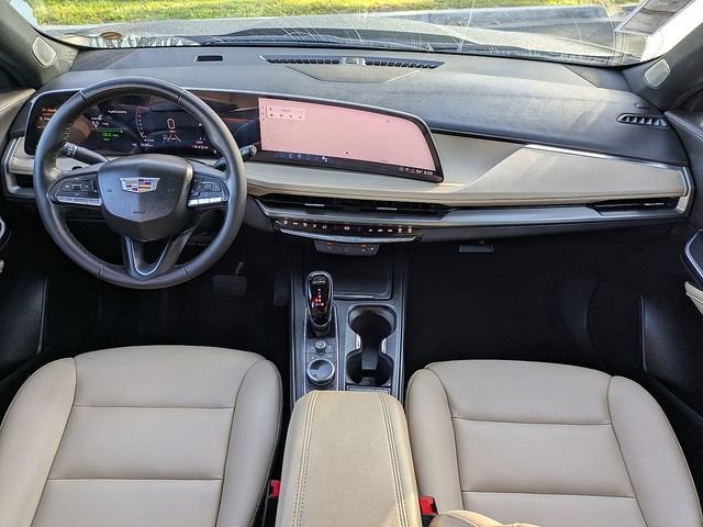 2024 Cadillac XT4 Luxury