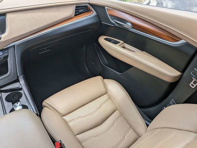 2017 Cadillac XT5 Platinum AWD
