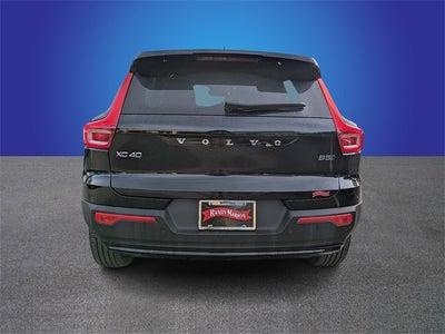 2023 Volvo XC40 Plus Dark Theme