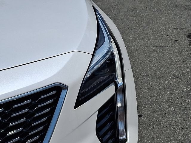 2023 Cadillac XT4 FWD Premium Luxury