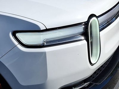 2025 RIVIAN R1S Adventure