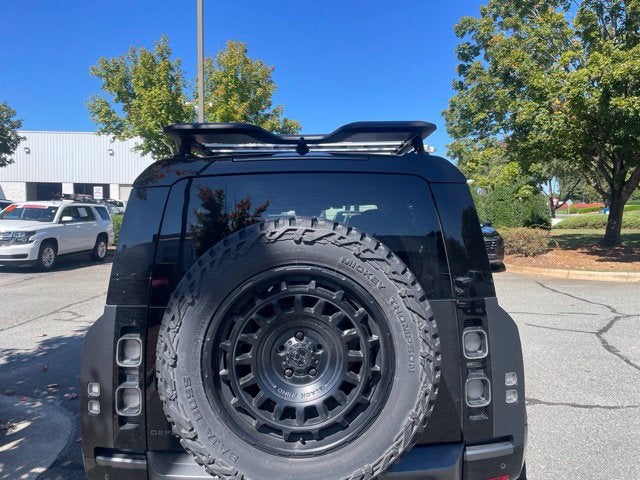 2025 Land Rover Defender V8