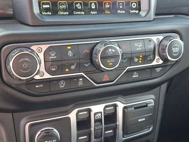 2023 Jeep Wrangler 4-Door Sahara Altitude 4x4