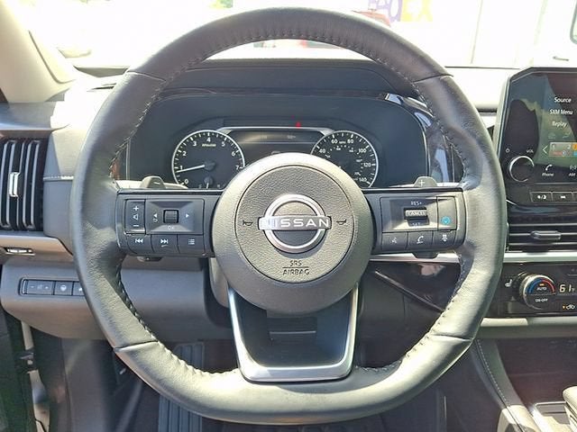2023 Nissan Pathfinder SL 4WD
