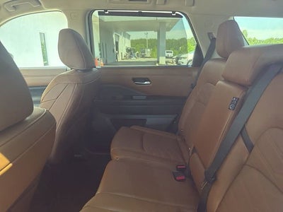 2025 Nissan Pathfinder Platinum FWD