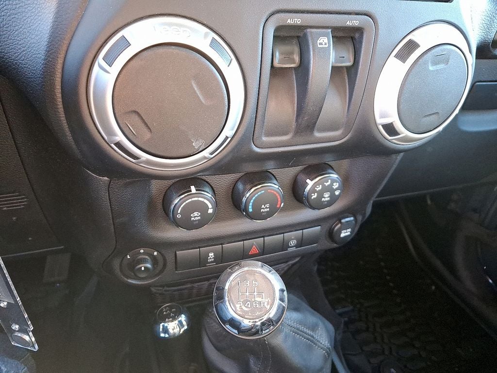 2018 Jeep Wrangler JK Sahara