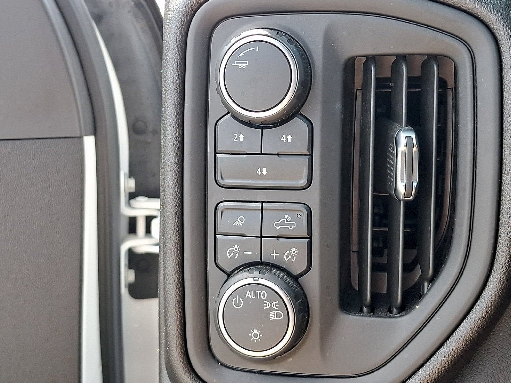 2025 Chevrolet Silverado 2500HD Custom