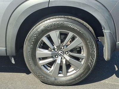 2022 Nissan Pathfinder SV