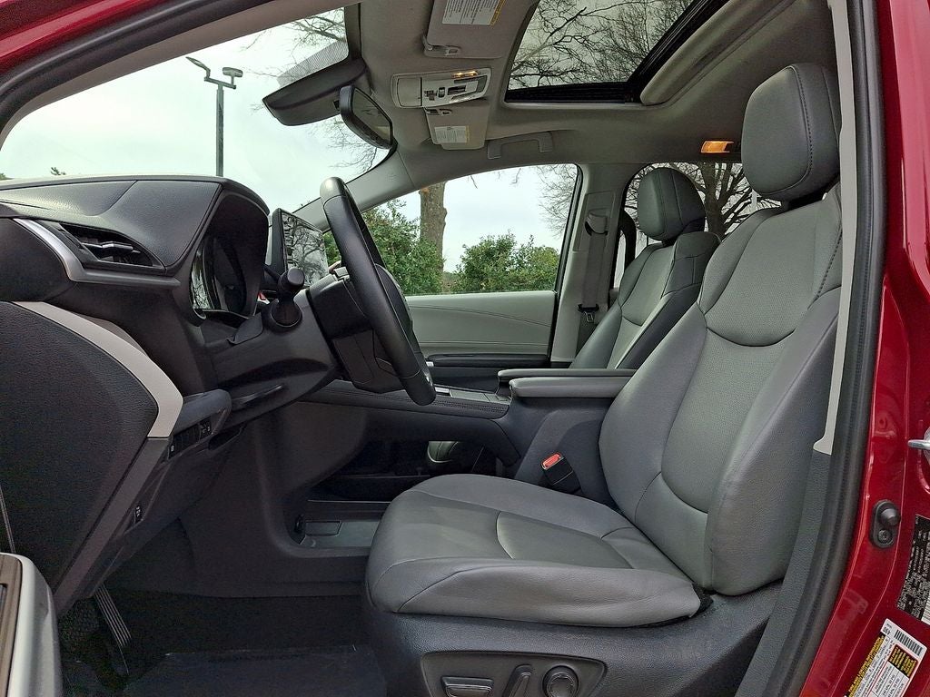 2023 Toyota Sienna XLE 7 Passenger
