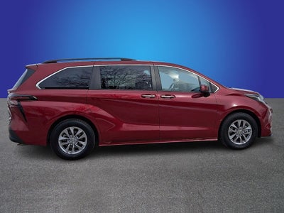 2023 Toyota Sienna XLE 7 Passenger