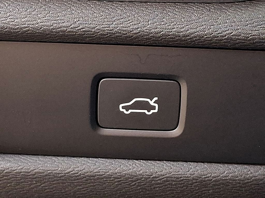 2024 Volvo S60 B5 Plus Dark Theme
