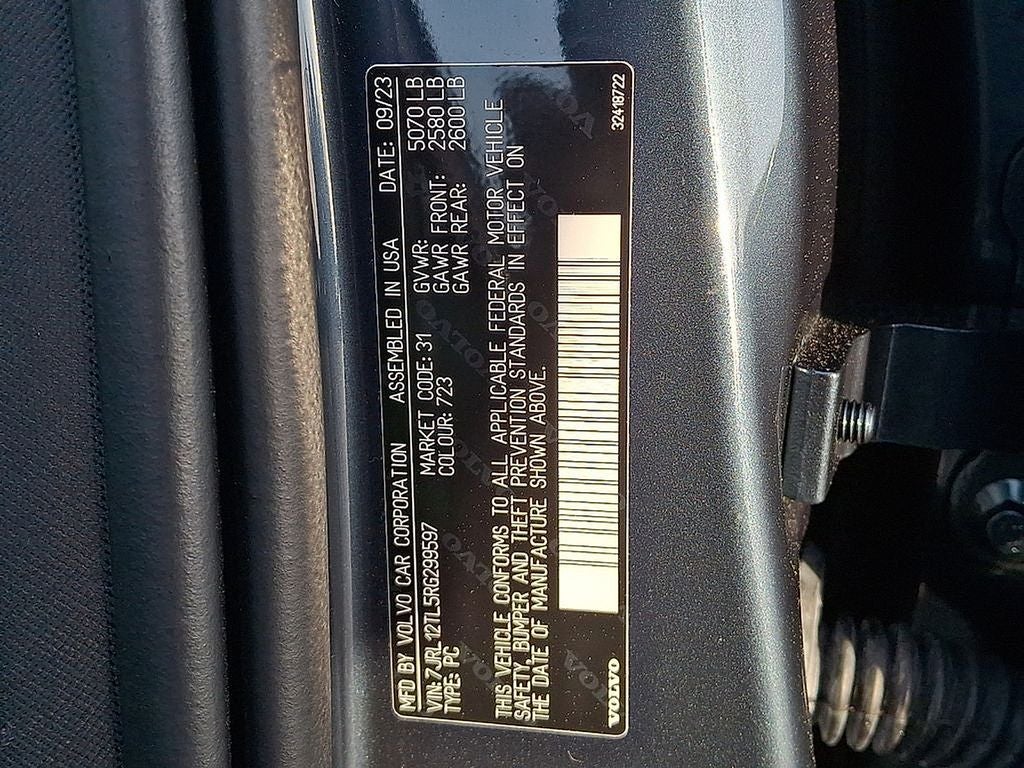 2024 Volvo S60 B5 Plus Dark Theme