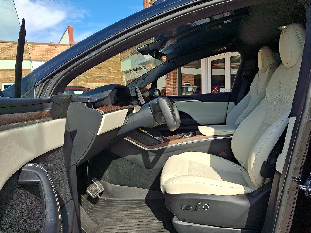 2025 Tesla Model X Base