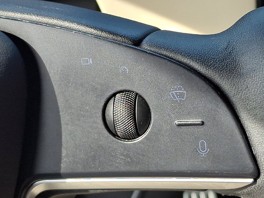2025 Tesla Model X Base