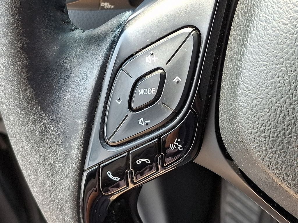 2022 Toyota C-HR XLE