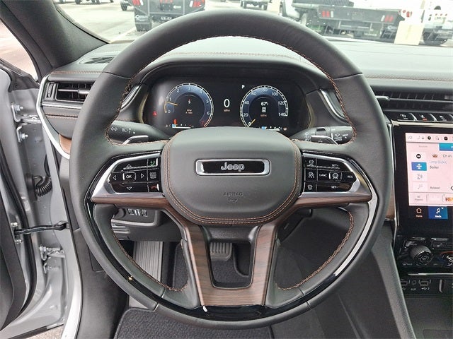 2025 Jeep Grand Cherokee GRAND CHEROKEE SUMMIT 4X4