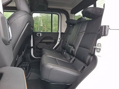 2026 Jeep Gladiator GLADIATOR SAHARA 4X4