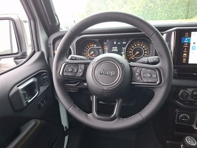 2026 Jeep Gladiator GLADIATOR SAHARA 4X4