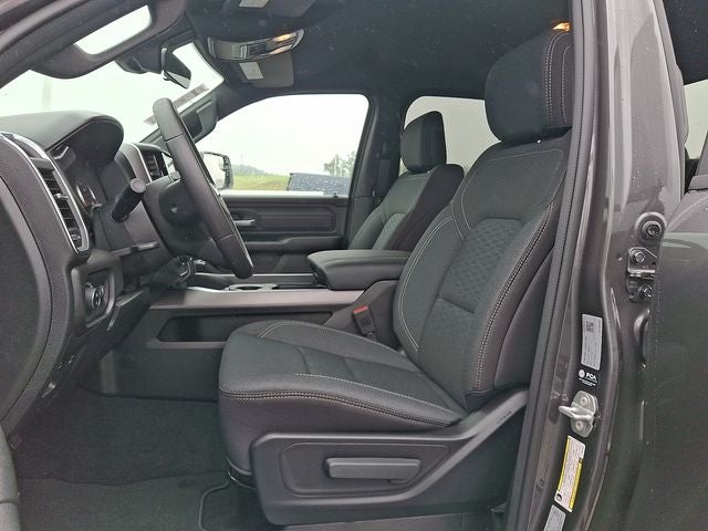 2026 RAM 1500 RAM 1500 EXPRESS QUAD CAB 4X4 6'4' BOX
