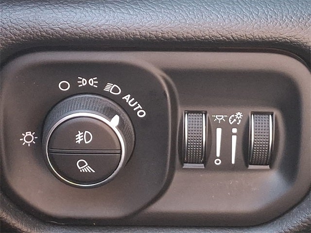 2025 RAM 1500 Big Horn Crew Cab 4x4 5'7' Box