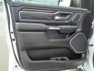 2022 RAM 1500 RAM 1500 LARAMIE CREW CAB 4X4 5'7' BOX