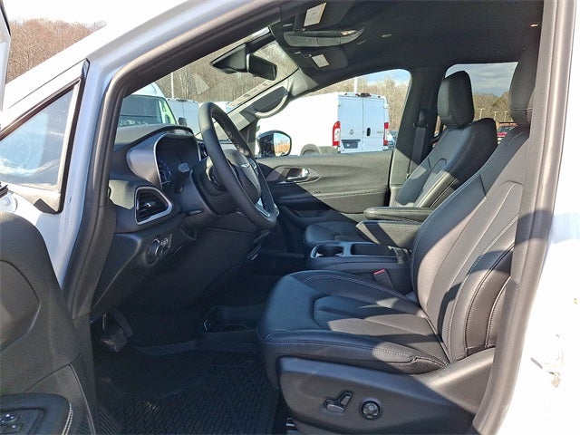 2026 Chrysler Voyager VOYAGER LX