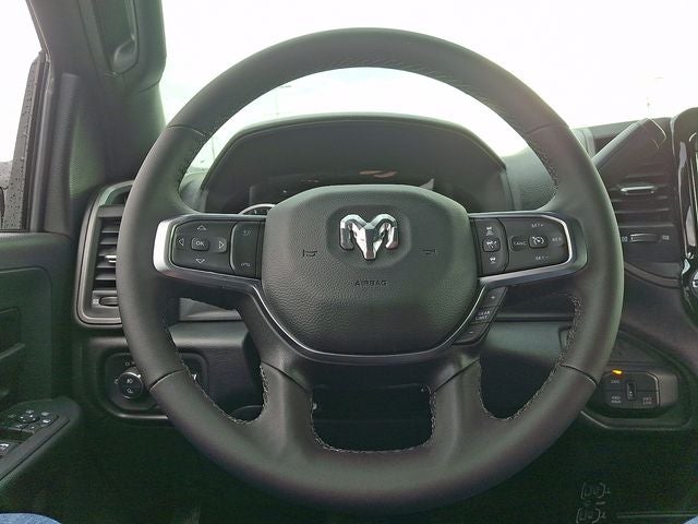 2026 RAM 2500 RAM 2500 BLACK EXPRESS CREW CAB 4X4 6'4' BOX