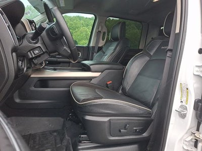2024 RAM 3500 Laramie Crew Cab 4x4 8' Box