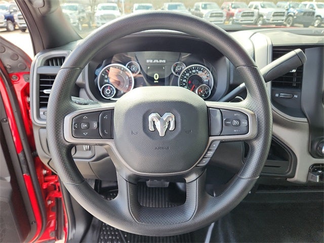 2024 RAM 5500HD RAM 5500 TRADESMAN CHASSIS REGULAR CAB 4X2 84' CA