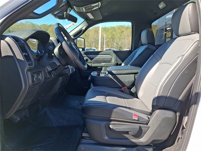 2025 RAM 5500HD Tradesman/Big Horn