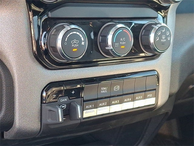 2025 RAM 5500HD Tradesman/Big Horn