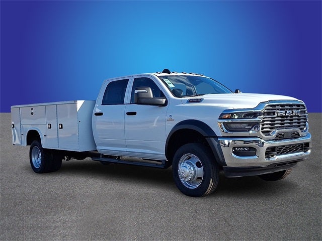 2026 RAM 5500HD RAM 5500 TRADESMAN CHASSIS CREW CAB 4X4 84' CA