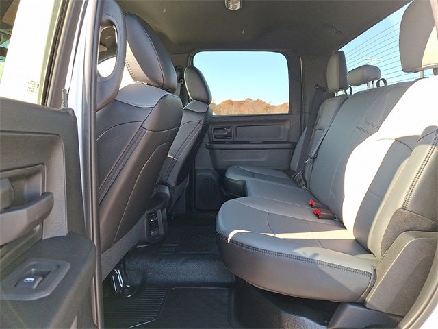 2026 RAM 5500HD RAM 5500 TRADESMAN CHASSIS CREW CAB 4X4 84' CA